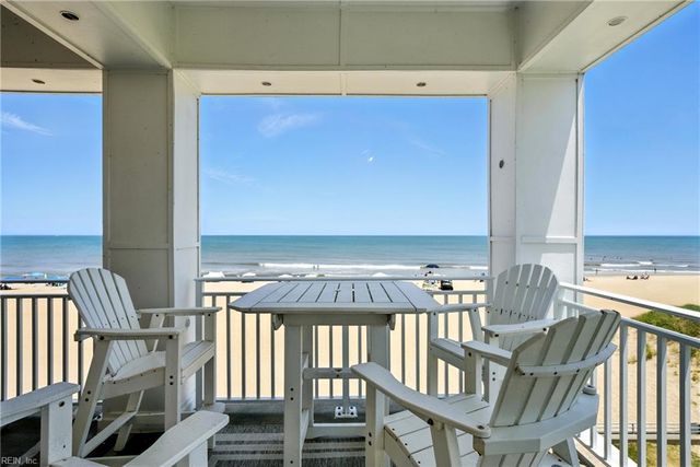 3738 Sandpiper RD # 211B, Virginia Beach, VA 23456