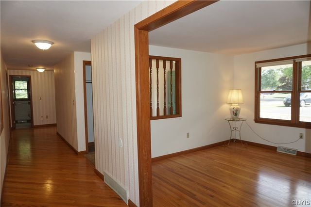 6113 Rossland Cir, Cicero, NY 13039