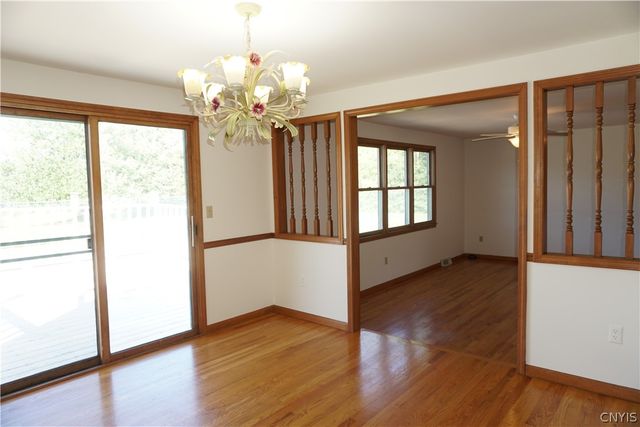 6113 Rossland Cir, Cicero, NY 13039
