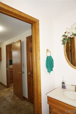 6113 Rossland Cir, Cicero, NY 13039