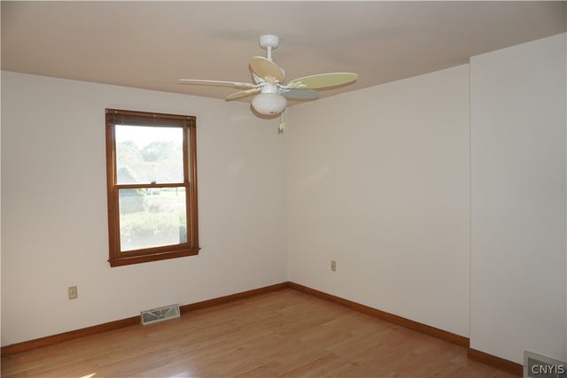 6113 Rossland Cir, Cicero, NY 13039