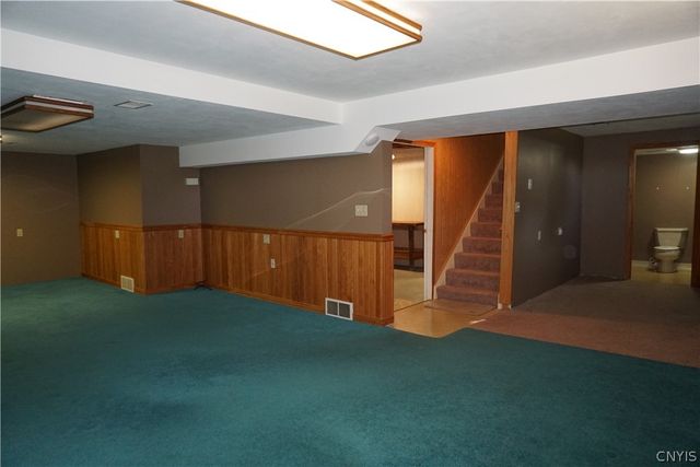 6113 Rossland Cir, Cicero, NY 13039