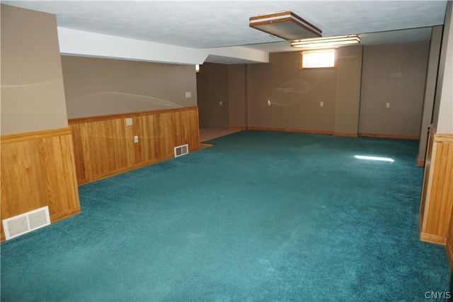6113 Rossland Cir, Cicero, NY 13039