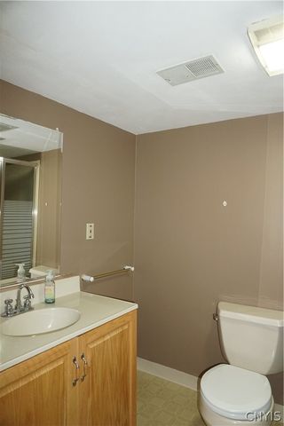 6113 Rossland Cir, Cicero, NY 13039