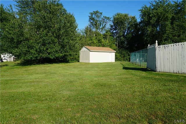 6113 Rossland Cir, Cicero, NY 13039