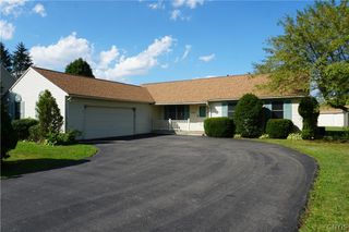 6113 Rossland Cir, Cicero, NY 13039