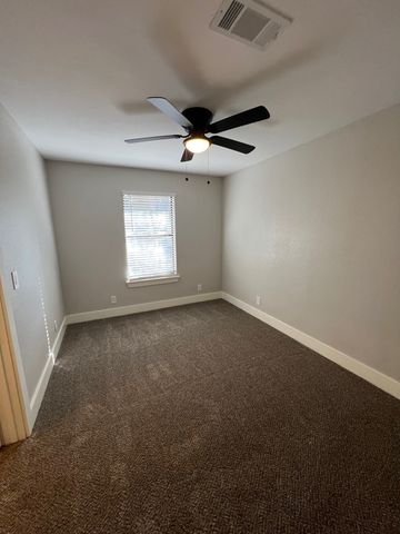 1728 W Washington Street, Denison, TX 75020