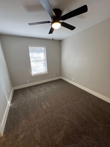 1728 W Washington Street, Denison, TX 75020