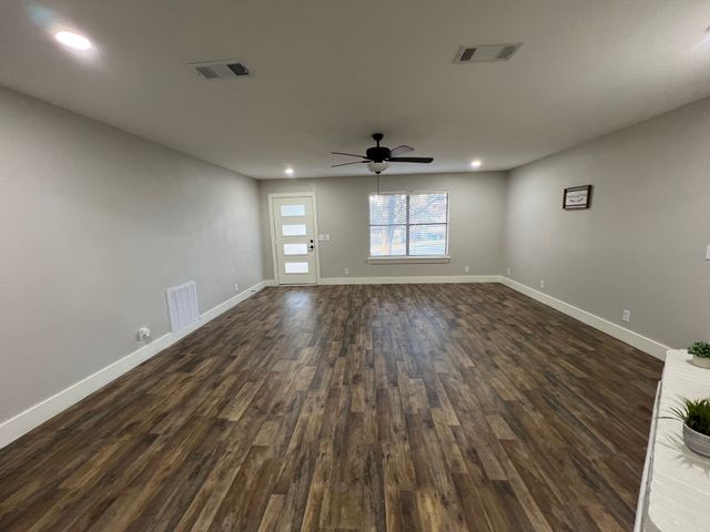 1728 W Washington Street, Denison, TX 75020