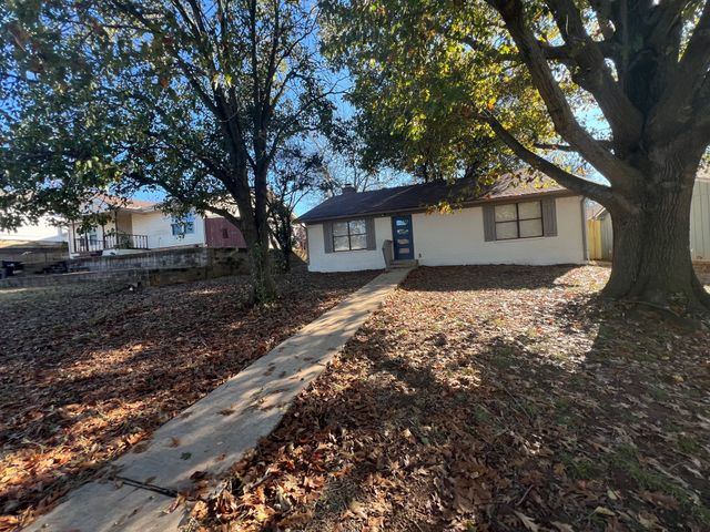 1728 W Washington Street, Denison, TX 75020