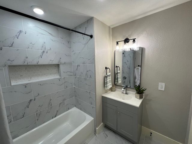 1728 W Washington Street, Denison, TX 75020