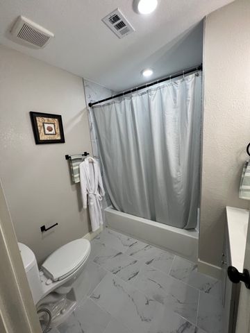 1728 W Washington Street, Denison, TX 75020