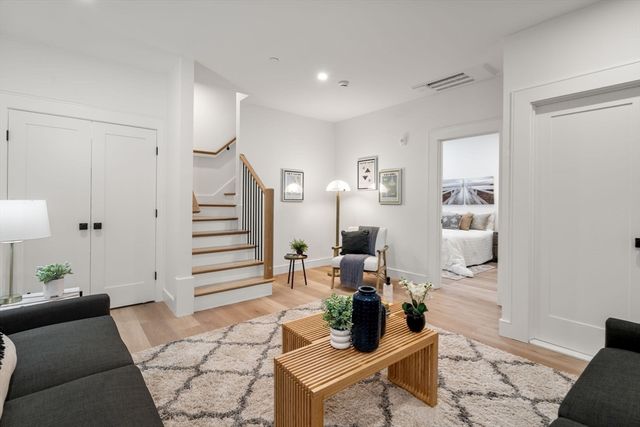 24 Wendell 3, Cambridge, MA 02138