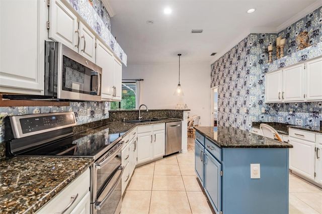 9507 LARKBUNTING DRIVE, Tampa, FL 33647