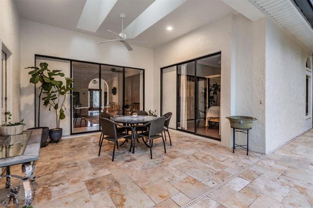 9507 LARKBUNTING DRIVE, Tampa, FL 33647