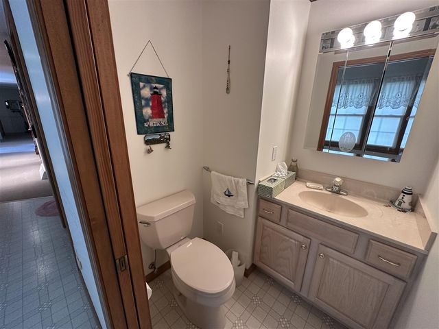 970 Dean Rd, Quincy, MI 49082