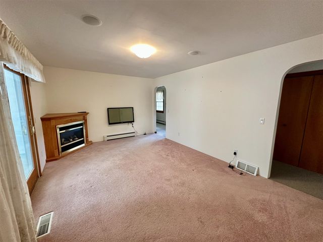 970 Dean Rd, Quincy, MI 49082