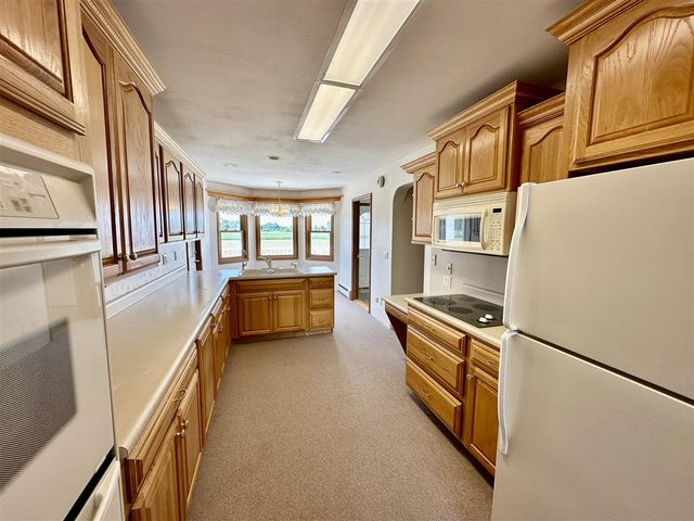 970 Dean Rd, Quincy, MI 49082