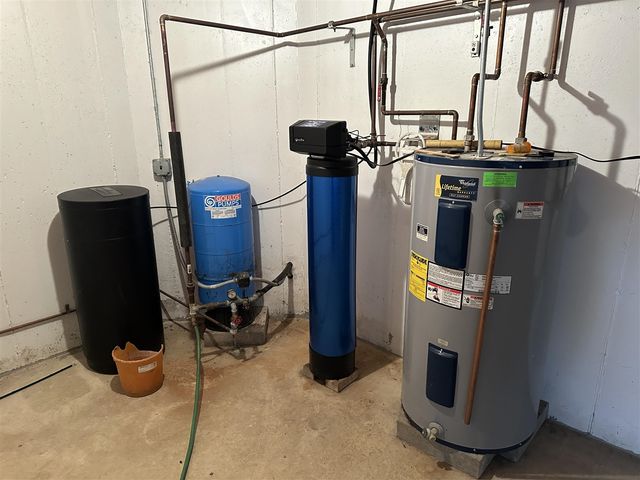 970 Dean Rd, Quincy, MI 49082