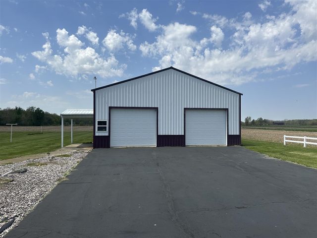 970 Dean Rd, Quincy, MI 49082