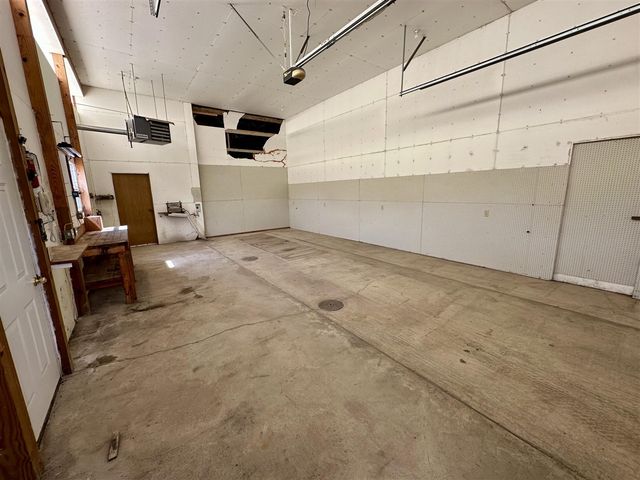 970 Dean Rd, Quincy, MI 49082