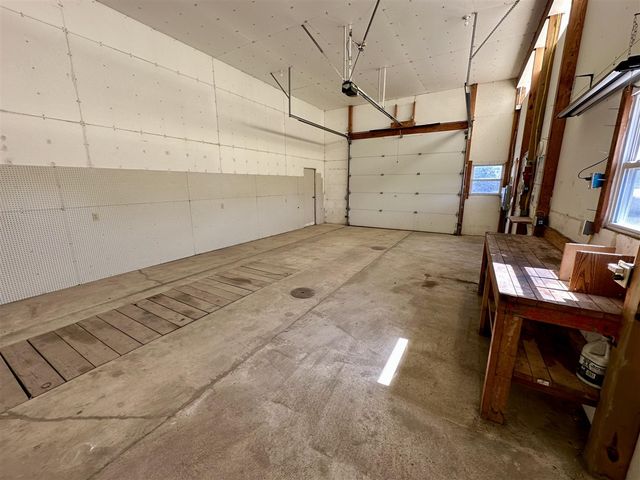 970 Dean Rd, Quincy, MI 49082