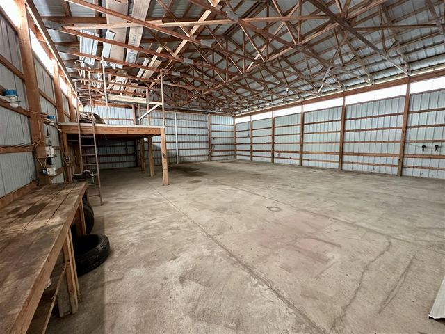 970 Dean Rd, Quincy, MI 49082