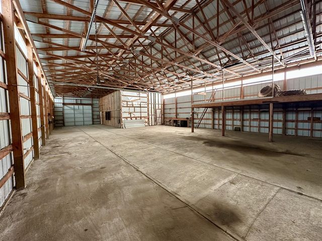 970 Dean Rd, Quincy, MI 49082