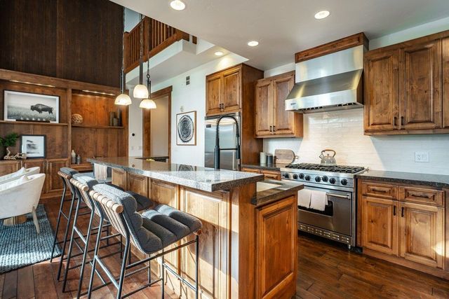 7401 Larkspur Lane, Truckee, CA 96161