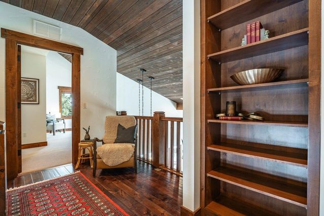 7401 Larkspur Lane, Truckee, CA 96161