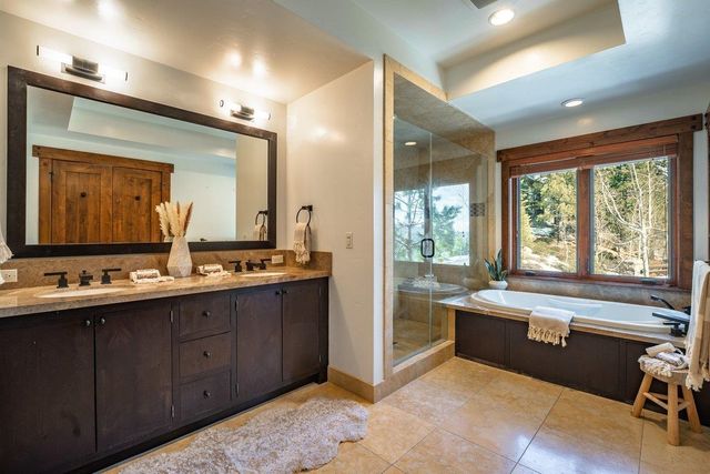 7401 Larkspur Lane, Truckee, CA 96161