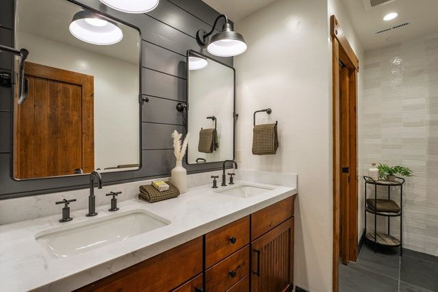 7401 Larkspur Lane, Truckee, CA 96161