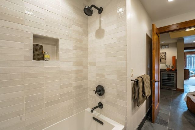 7401 Larkspur Lane, Truckee, CA 96161