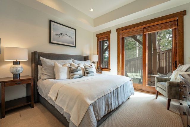 7401 Larkspur Lane, Truckee, CA 96161