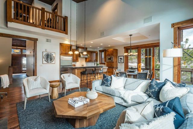 7401 Larkspur Lane, Truckee, CA 96161