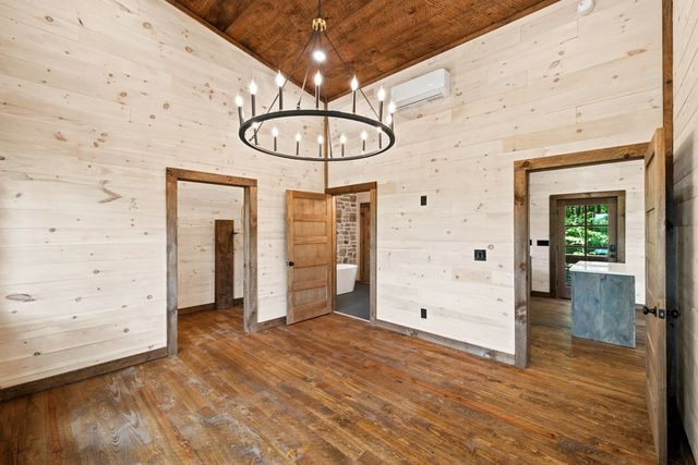190 Laurel Crossing, Blue Ridge, GA 30513