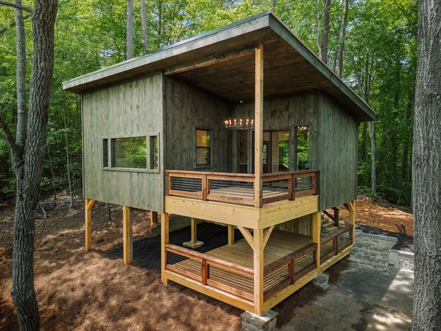 190 Laurel Crossing, Blue Ridge, GA 30513