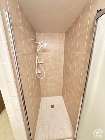 5488 S 250 E, Washington Terrace, UT 84405