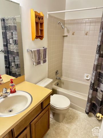 5488 S 250 E, Washington Terrace, UT 84405