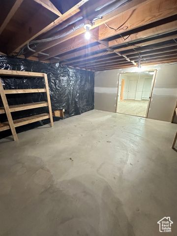 5488 S 250 E, Washington Terrace, UT 84405