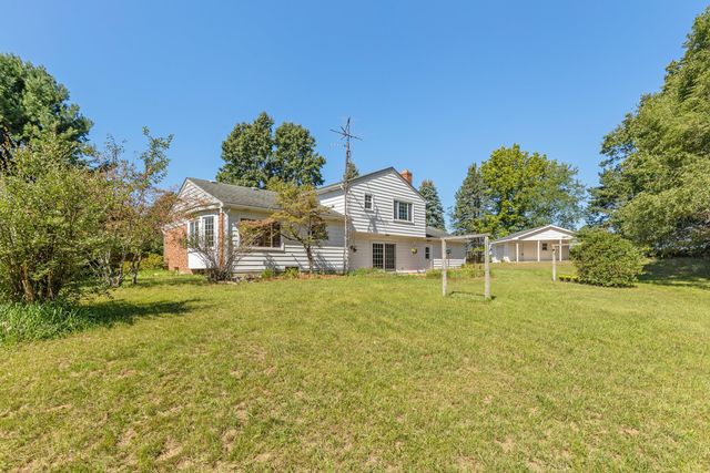 8580 Young Avenue Ne, Courtland Twp, MI 49341
