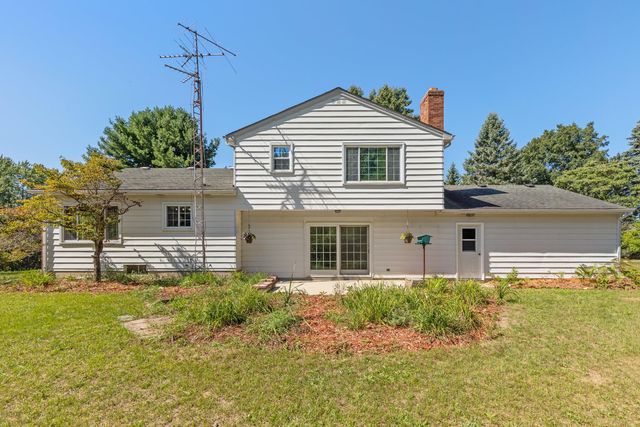 8580 Young Avenue Ne, Courtland Twp, MI 49341