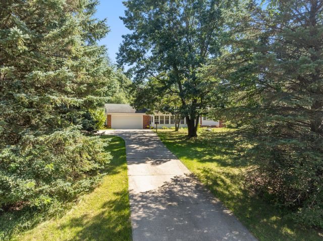 8580 Young Avenue Ne, Courtland Twp, MI 49341