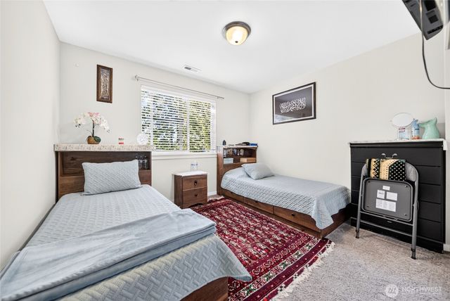 37217 29th Avenue S, Federal Way, WA 98003
