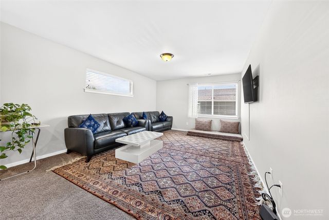 37217 29th Avenue S, Federal Way, WA 98003