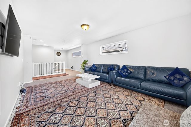 37217 29th Avenue S, Federal Way, WA 98003