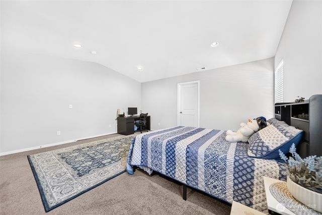 37217 29th Avenue S, Federal Way, WA 98003