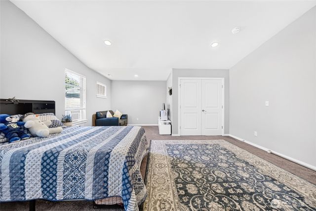 37217 29th Avenue S, Federal Way, WA 98003