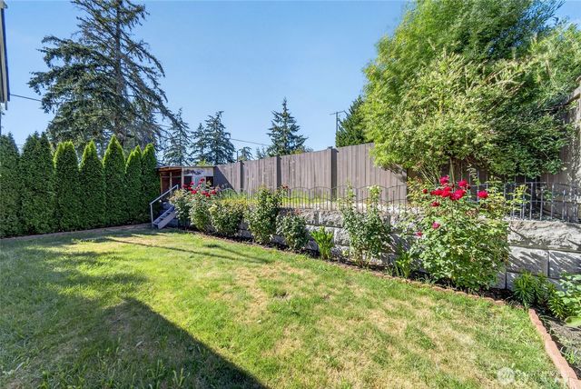 37217 29th Avenue S, Federal Way, WA 98003