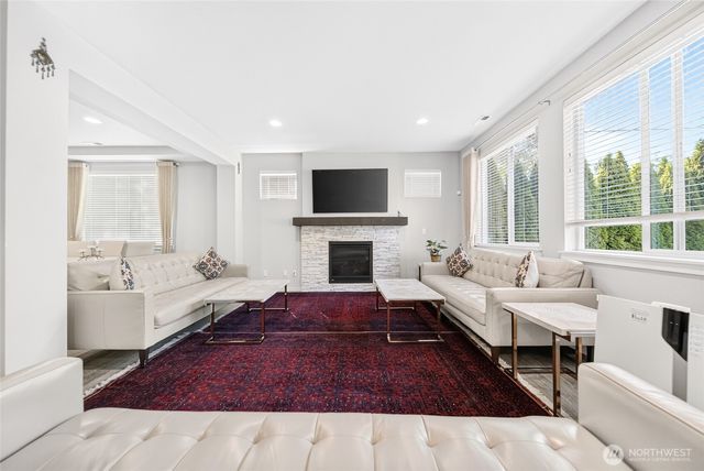 37217 29th Avenue S, Federal Way, WA 98003